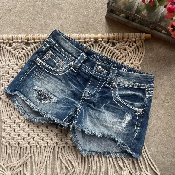 Miss Me Jean Shorts Size 24 - Picture 1 of 5